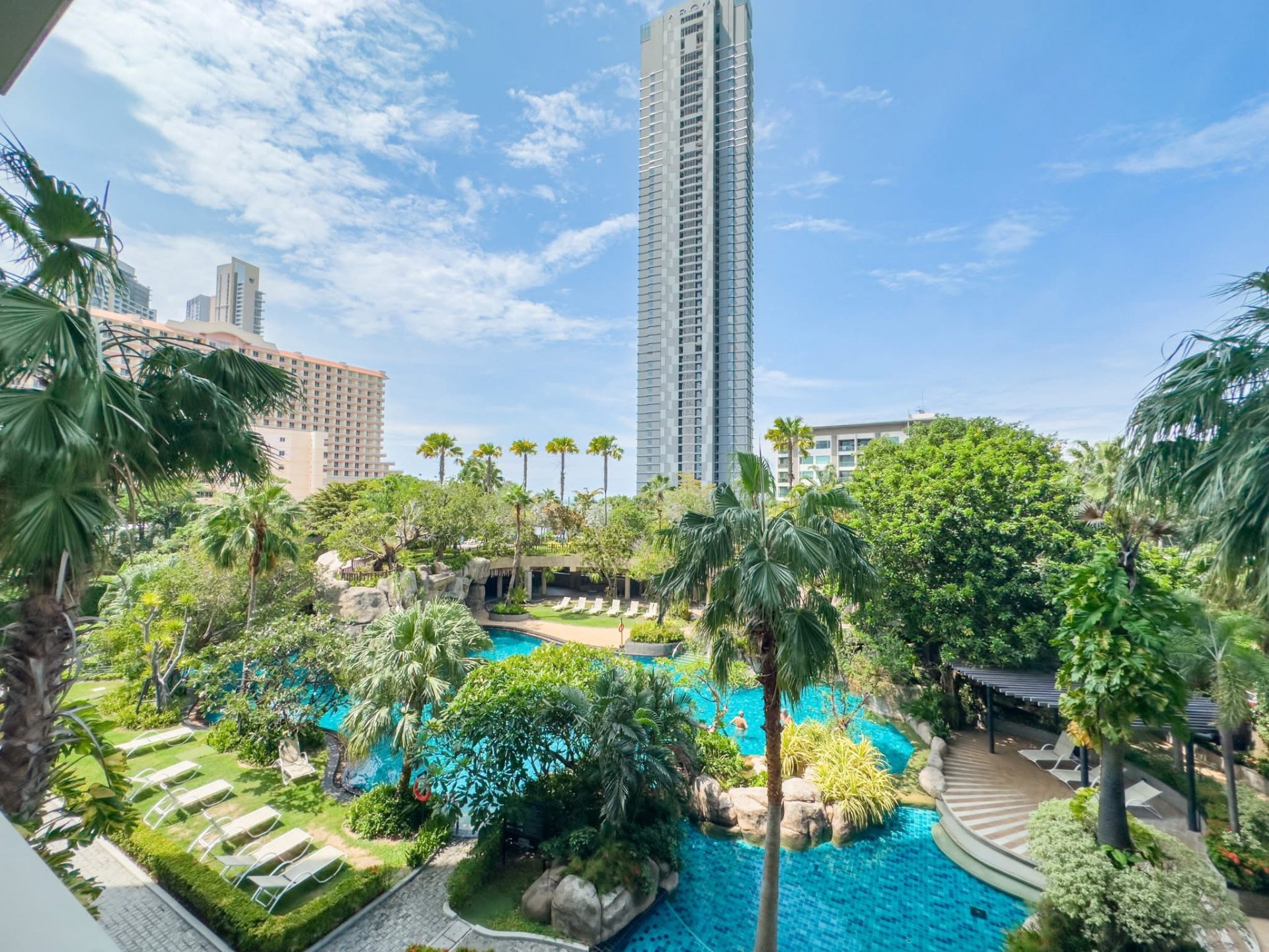 1 bedroom Condominium in The Riviera Wongamat Beach No. 11024